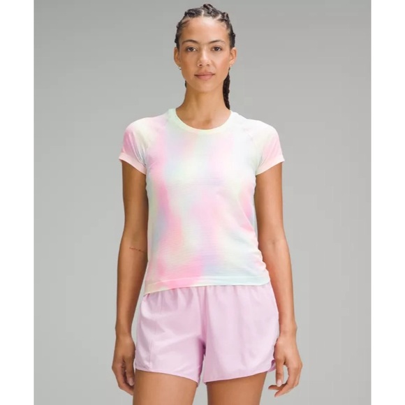 lululemon athletica Tops - NWT Lululemon Swiftly tech short sleeve race length